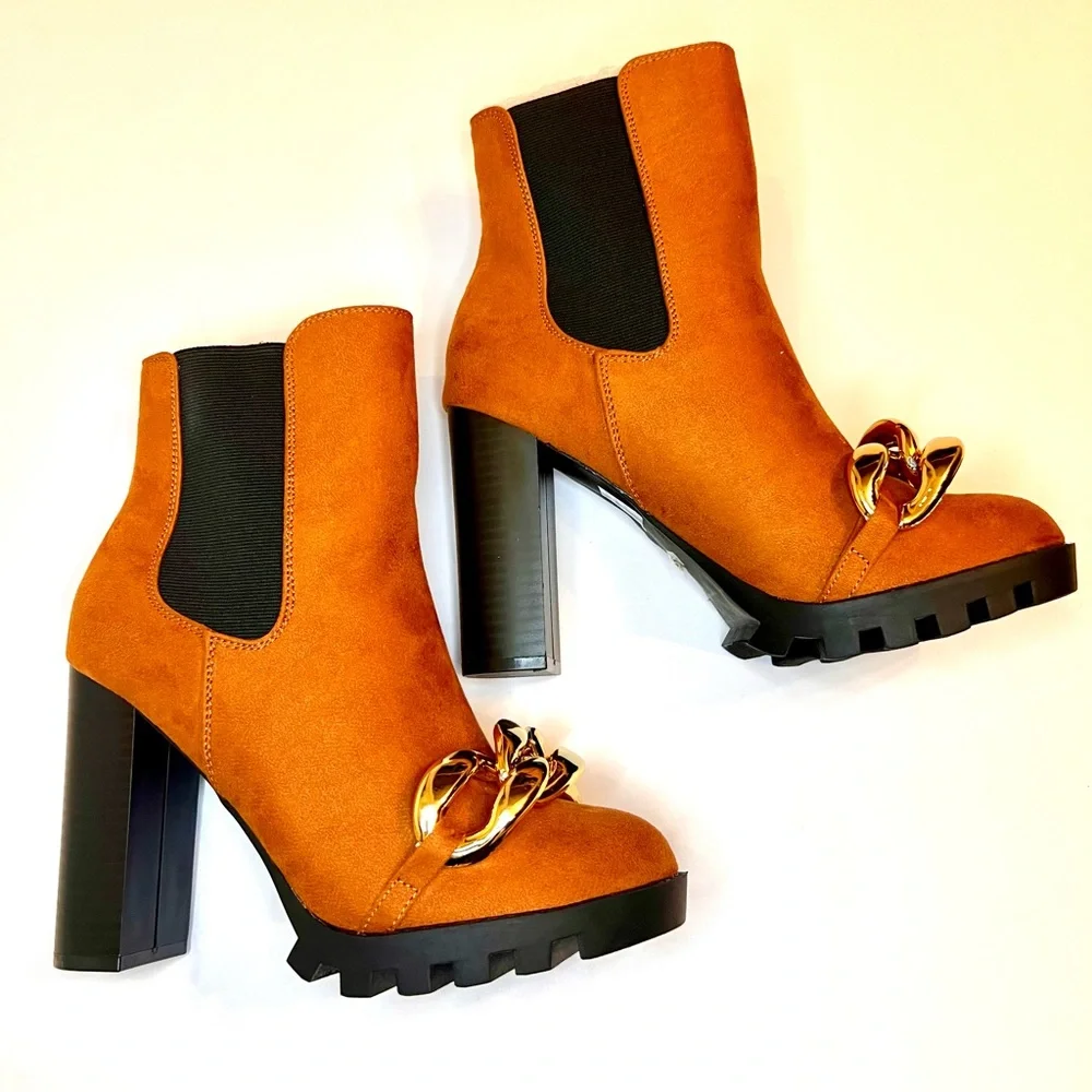 NWT Lux Chelsea Combat Ankle Boots - Chestnut Tan Brown w/Gold Chain Detail - Picture 3 of 10